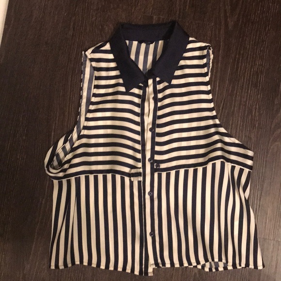 Striped sleeveless button up - Picture 1 of 3